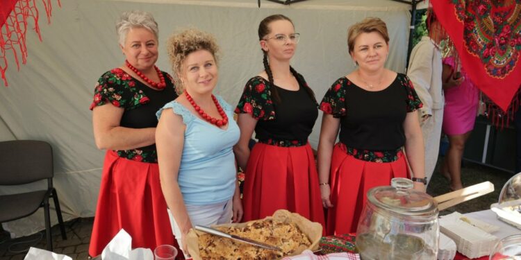 Mnóstwo ludzi i atrakcji na dożynkach gminnych w Łubnicach.